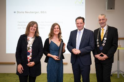 Herr Bundesminister Norbert Totschnig besuchte die Sponsionsfeier an der Hochschule f&uuml;r Agrar- und Umweltp&auml;dagogik.