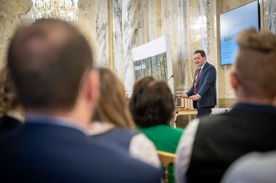 Mit dem &bdquo;Staatspreis Wald&ldquo; werden in sechs Kategorien Projekte ausgezeichnet, die Gro&szlig;es leisten. Es geht um die Balance zwischen Natur und Wirtschaft sowie die Weitsicht f&uuml;r kommende Generationen.