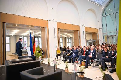 Herr Bundesminister Norbert Totschnig besuchte das EU-Symposium des deutschen Forstwirtschaftsrates in Berlin und hielt eine Rede vor dem Publikum.
