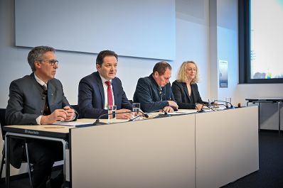 Pressegespr&auml;ch "Agrarischer Jahresauftakt" mit BM Norbert Totschnig, LK&Ouml;-Pr&auml;sident Josef Moosbrugger und Vorsitzender des Agrarausschusses Georg Strasser