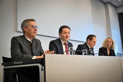 Pressegespr&auml;ch "Agrarischer Jahresauftakt" mit BM Norbert Totschnig, LK&Ouml;-Pr&auml;sident Josef Moosbrugger und Vorsitzender des Agrarausschusses Georg Strasser