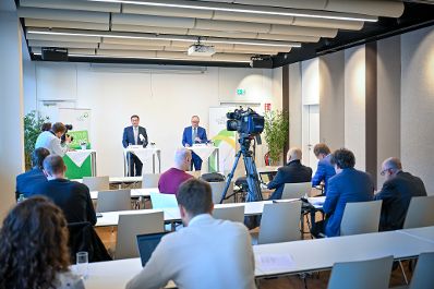 Herr Bundesminister Norbert Totschnig hielt zur Er&ouml;ffnung der Wintertagung eine Pressekonferenz mit LH Stv. Stephan Pernkopf.