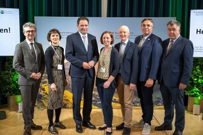 Zukunftsfitte Natur- und Lebensr&auml;ume: Beim Tag der Ressortforschung diskutierten Wissenschaftsvertreterinnen und -vertreter unter dem Motto &bdquo;Gestalten wir f&uuml;r morgen&ldquo; Chancen, Herausforderungen und M&ouml;glichkeiten im Bereich der Forschung. Er&ouml;ffnet wurde die Veranstaltung von Bundesminister Norbert Totschnig.