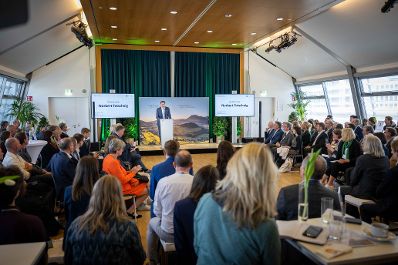 Zukunftsfitte Natur- und Lebensr&auml;ume: Beim Tag der Ressortforschung diskutierten Wissenschaftsvertreterinnen und -vertreter unter dem Motto &bdquo;Gestalten wir f&uuml;r morgen&ldquo; Chancen, Herausforderungen und M&ouml;glichkeiten im Bereich der Forschung. Er&ouml;ffnet wurde die Veranstaltung von Bundesminister Norbert Totschnig.