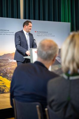 Zukunftsfitte Natur- und Lebensr&auml;ume: Beim Tag der Ressortforschung diskutierten Wissenschaftsvertreterinnen und -vertreter unter dem Motto &bdquo;Gestalten wir f&uuml;r morgen&ldquo; Chancen, Herausforderungen und M&ouml;glichkeiten im Bereich der Forschung. Er&ouml;ffnet wurde die Veranstaltung von Bundesminister Norbert Totschnig.