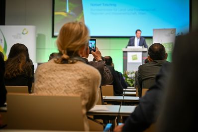 Herr Bundesminister Norbert Totschnig hielt bei der Wintertagung 2024 eine Rede zum Thema "&Ouml;sterreichs Weg zu einer &ouml;kosozialen Landwirtschaft f&uuml;r alle"