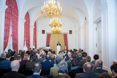 Herr Bundesminister Norbert Totschnig verlieh im Palais Coburg den Titel &Ouml;konomierat / &Ouml;konomier&auml;tin.