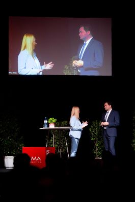Herr Bundesminister Norbert Totschnig nahm am AMA-Forum 2025 in Wien teil und gab ein Interview auf der B&uuml;hne.