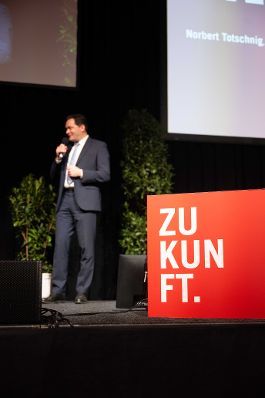 Herr Bundesminister Norbert Totschnig nahm am AMA-Forum 2025 in Wien teil und gab ein Interview auf der B&uuml;hne.