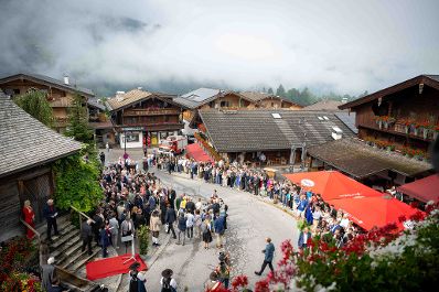 Herr Bundesminister nahm an der Er&ouml;ffnung des europ&auml;ischen Forum Alpbach teil. Erst folgte eine heilige Messe, danach ein landes&uuml;blicher Empfang.