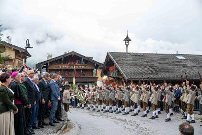 Herr Bundesminister nahm an der Er&ouml;ffnung des europ&auml;ischen Forum Alpbach teil. Erst folgte eine heilige Messe, danach ein landes&uuml;blicher Empfang.