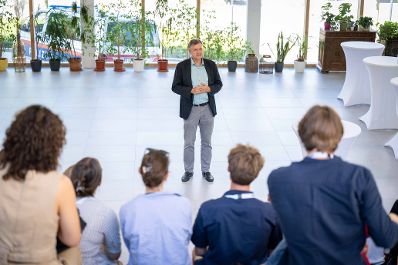 Im Zuge des Europ&auml;ischem Forum Alpbach gab es eine Session in Rotholz gemeinsam mit Herrn Bundesminister Norbert Totschnig. Bei einem Stationenbetrieb wurde den Teilnehmerinnen und Teilnehmer die Wichtigkeit von Regionalit&auml;t gezeigt.