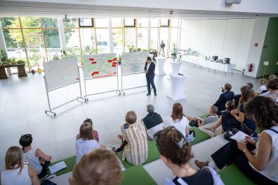 Im Zuge des Europ&auml;ischem Forum Alpbach gab es eine Session in Rotholz gemeinsam mit Herrn Bundesminister Norbert Totschnig. Bei einem Stationenbetrieb wurde den Teilnehmerinnen und Teilnehmer die Wichtigkeit von Regionalit&auml;t gezeigt.