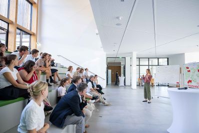 Im Zuge des Europ&auml;ischem Forum Alpbach gab es eine Session in Rotholz gemeinsam mit Herrn Bundesminister Norbert Totschnig. Bei einem Stationenbetrieb wurde den Teilnehmerinnen und Teilnehmer die Wichtigkeit von Regionalit&auml;t gezeigt.