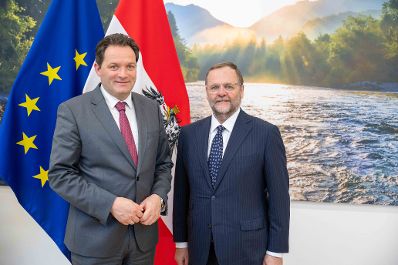 Staatssekret&auml;r Josef &quot;Sepp&quot; Schellhorn kam ins Kabinett des Herrn Bundesministers Norbert Totschnig zu einem Antrittsbesuch.