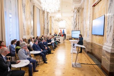 Die Abteilung EU Koordination und internationale Angelegenheiten (EUKIA) hat zur j&auml;hrlichen Attach&eacute;skonferenz im Marmorsaal des Regierungsgeb&auml;udes eingeladen. Herr Bundesminister Norbert Totschnig besuchte diese Veranstaltung.
