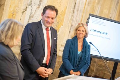 Die Abteilung EU Koordination und internationale Angelegenheiten (EUKIA) hat zur j&auml;hrlichen Attach&eacute;skonferenz im Marmorsaal des Regierungsgeb&auml;udes eingeladen. Herr Bundesminister Norbert Totschnig besuchte diese Veranstaltung.