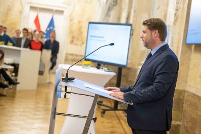 Die Abteilung EU Koordination und internationale Angelegenheiten (EUKIA) hat zur j&auml;hrlichen Attach&eacute;skonferenz im Marmorsaal des Regierungsgeb&auml;udes eingeladen. Herr Bundesminister Norbert Totschnig besuchte diese Veranstaltung.