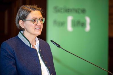 Die Bio-Enquete 2025 widmet sich den aktuellen und zuk&uuml;nftigen Herausforderungen der biologischen Landwirtschaft in &Ouml;sterreich, stellt dabei jedoch die Zukunfts- und Erfolgschancen in den Mittelpunkt.