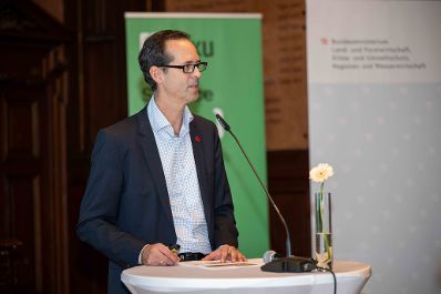 Die Bio-Enquete 2025 widmet sich den aktuellen und zuk&uuml;nftigen Herausforderungen der biologischen Landwirtschaft in &Ouml;sterreich, stellt dabei jedoch die Zukunfts- und Erfolgschancen in den Mittelpunkt.