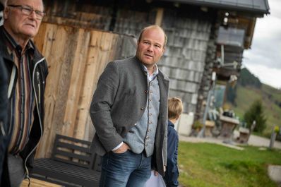 Bundesminister Norbert Totschnig besichtigte den Bergbauernhof der Familie H&ouml;ller in St. Johann/Wagrain, Salzburg