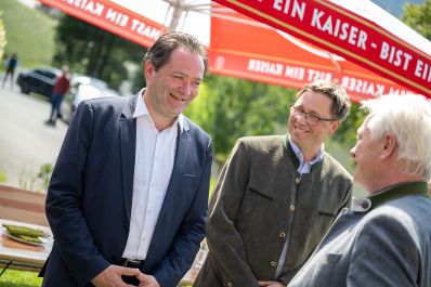 Alois Rainer, Bundesminister f&uuml;r Landwirtschaft, Ern&auml;hrung und Heimat in Deutschland, besuchte Herrn Bundesminister Norbert Totschnig in Salzburg. Gemeinsam besuchten sie einen Betrieb.