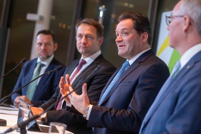 EU-Kommissar f&uuml;r Landwirtschaft und l&auml;ndliche Entwicklung Christophe Hansen besuchte &Ouml;sterreich und gemeinsam mit Bundesminister Norbert Totschnig nahm er verschiedene Termine wahr.