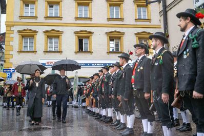 Herr Bundesminister Norbert Totschnig besuchte die Br&uuml;ckener&ouml;ffnung in Schwaz, Tirol. Er&ouml;ffnet wurde diese mit einem landes&uuml;blichen Empfang und es folgte eine Segnung der Br&uuml;cke.