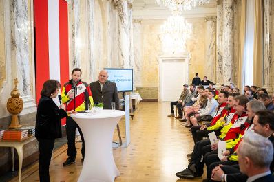 Zur Ehrung der tollen Leistungen bei der Forstwettkampf-WM und Gartenbau-EM lud Bundesminister Norbert Totschnig die beiden Teams ein in den Marmorsaal im Regierungsgeb&auml;ude, um die Teilnehmerinnen und Teilnehmer auszuzeichen.