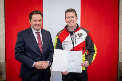 Zur Ehrung der tollen Leistungen bei der Forstwettkampf-WM und Gartenbau-EM lud Bundesminister Norbert Totschnig die beiden Teams ein in den Marmorsaal im Regierungsgeb&auml;ude, um die Teilnehmerinnen und Teilnehmer auszuzeichen.
