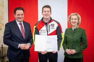 Zur Ehrung der tollen Leistungen bei der Forstwettkampf-WM und Gartenbau-EM lud Bundesminister Norbert Totschnig die beiden Teams ein in den Marmorsaal im Regierungsgeb&auml;ude, um die Teilnehmerinnen und Teilnehmer auszuzeichen.