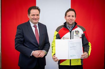 Zur Ehrung der tollen Leistungen bei der Forstwettkampf-WM und Gartenbau-EM lud Bundesminister Norbert Totschnig die beiden Teams ein in den Marmorsaal im Regierungsgeb&auml;ude, um die Teilnehmerinnen und Teilnehmer auszuzeichen.