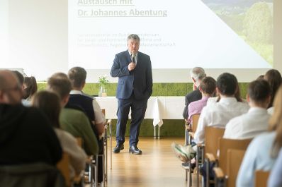 Als Vertretung des Herrn Bundesminister Norbert Totschnig besuchte Herr Generalsekret&auml;r Abentung die Veranstaltung Europasch&uuml;lerInnenTag an der HAUP in Wien