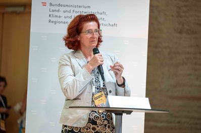 Offizielle Session: &quot;Die Zukunft finanzieren: Investitionen in Biodiversit&auml;t und Klimawandelanpassung&quot; in Alpbach.
