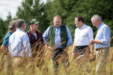 Der Kampwald soll der 7. Nationalpark in &Ouml;sterreich werden. Aus diesem Grund hat Herr Bundesminister Norbert Totschnig gemeinsam mit Bundesminister Marterbauer diesen besucht und sich selbst einen &Uuml;berblick &uuml;ber das Gebiet zu machen.