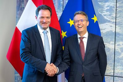 Der ungarische Bundesminister f&uuml;r Kultur und Innovation Bal&aacute;zs Hank&oacute; besuchte Bundesminister Norbert Totschnig im Regierungsgeb&auml;ude am Stubenring in Wien.
