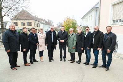 &Ouml;sterreich und Slowenien bekr&auml;ftigen ihre enge Zusammenarbeit zum Schutz und zur nachhaltigen Entwicklung der Grenzmur. Mit der Unterzeichnung der gemeinsamen Ministerdeklaration &bdquo;goMURra&ldquo; setzen beide L&auml;nder ein starkes Zeichen f&uuml;r gelebte Nachbarschaft, intakte Natur und nachhaltige Gew&auml;sserentwicklung.