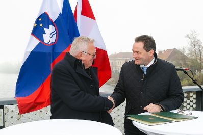 &Ouml;sterreich und Slowenien bekr&auml;ftigen ihre enge Zusammenarbeit zum Schutz und zur nachhaltigen Entwicklung der Grenzmur. Mit der Unterzeichnung der gemeinsamen Ministerdeklaration &bdquo;goMURra&ldquo; setzen beide L&auml;nder ein starkes Zeichen f&uuml;r gelebte Nachbarschaft, intakte Natur und nachhaltige Gew&auml;sserentwicklung.