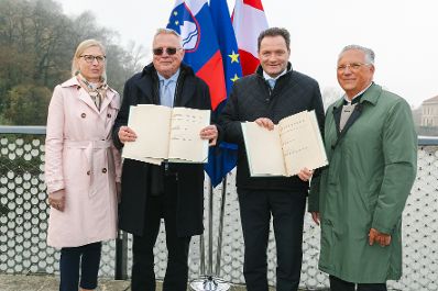 &Ouml;sterreich und Slowenien bekr&auml;ftigen ihre enge Zusammenarbeit zum Schutz und zur nachhaltigen Entwicklung der Grenzmur. Mit der Unterzeichnung der gemeinsamen Ministerdeklaration &bdquo;goMURra&ldquo; setzen beide L&auml;nder ein starkes Zeichen f&uuml;r gelebte Nachbarschaft, intakte Natur und nachhaltige Gew&auml;sserentwicklung.