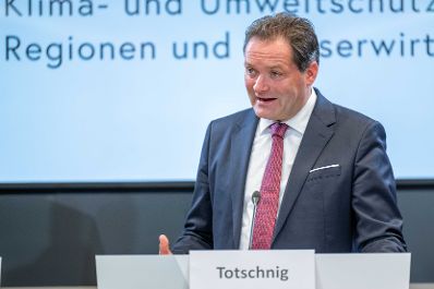 Totschnig zu Gr&uuml;nem Bericht 2025: Leichtes Einkommensplus als Erfolg des Impulsprogramms