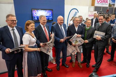 Herr Bundesminister Norbert Totschnig besuchte die Rieder Messe. Beginn war die offizielle Er&ouml;ffnung und es folgte ein Rundgang mit Bundeskanzler Christian Stocker.