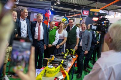Herr Bundesminister Norbert Totschnig besuchte die Rieder Messe. Beginn war die offizielle Er&ouml;ffnung und es folgte ein Rundgang mit Bundeskanzler Christian Stocker.
