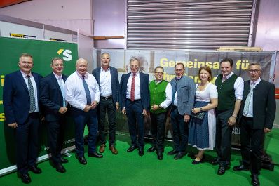 Herr Bundesminister Norbert Totschnig besuchte die Rieder Messe. Beginn war die offizielle Er&ouml;ffnung und es folgte ein Rundgang mit Bundeskanzler Christian Stocker.
