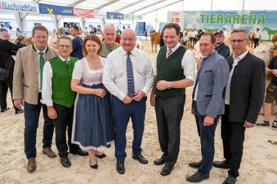 Herr Bundesminister Norbert Totschnig besuchte die Rieder Messe. Beginn war die offizielle Er&ouml;ffnung und es folgte ein Rundgang mit Bundeskanzler Christian Stocker.