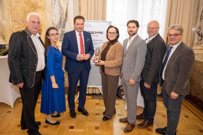 Im Zuge des internationalen Fleisch- und Wurstwarenwettbewerbs verlieh Herr Bundesminister Norbert Totschnig die Pokale an die Preistr&auml;gerinnen und Preistr&auml;ger.