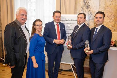 Im Zuge des internationalen Fleisch- und Wurstwarenwettbewerbs verlieh Herr Bundesminister Norbert Totschnig die Pokale an die Preistr&auml;gerinnen und Preistr&auml;ger.