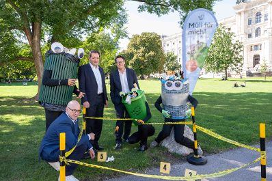 Zum Start der Tour der Trashbusters besuchte Herr Bundesminister Norbert Totschnig den ersten Halt der Tour in Wien. Gemeinsam wurde der &quot;Tatort&quot; untersucht.