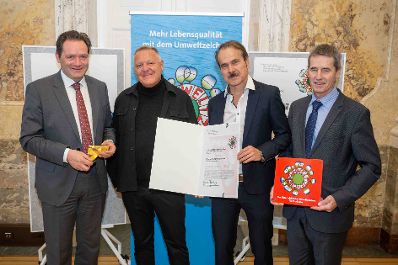 Bundesminister Norbert Totschnig verlieh das &Ouml;sterreichische Umweltzeichen an Unternehmen, die besonders nachhaltig wirtschaften. Die Umweltzeichenverleihung fand im Marmorsaal des Regierungsgeb&auml;udes am Stubenring statt.
