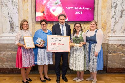 Bereits zum 6. Mal wird der VIKTUALIA-Award f&uuml;r herausragende Projekte und Ideen gegen Lebensmittelverschwendung verliehen. Herr Bundesminister Norbert Totschnig zeichnete die Gewinner-Projekte Im Marmorsaal des Regierungsgeb&auml;udes aus.