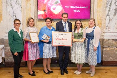 Bereits zum 6. Mal wird der VIKTUALIA-Award f&uuml;r herausragende Projekte und Ideen gegen Lebensmittelverschwendung verliehen. Herr Bundesminister Norbert Totschnig zeichnete die Gewinner-Projekte Im Marmorsaal des Regierungsgeb&auml;udes aus.
